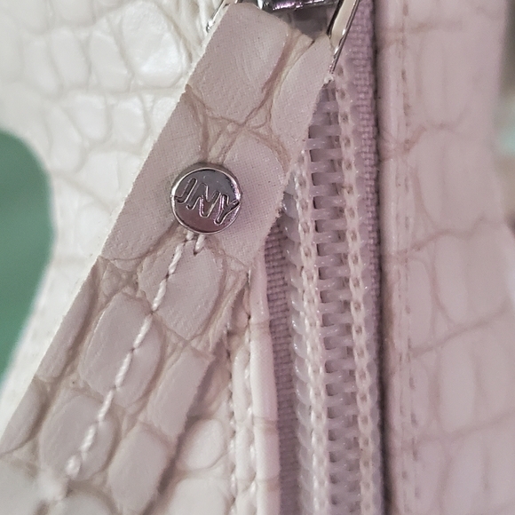 Jones New York Christine white pumps Size 8 - Picture 7 of 15